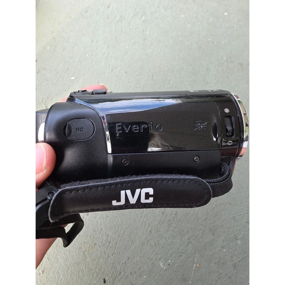 JVC Everio GZ-HM35BU Full HD Camcorder 40x Optical Zoom Konica Minolta HD Z2